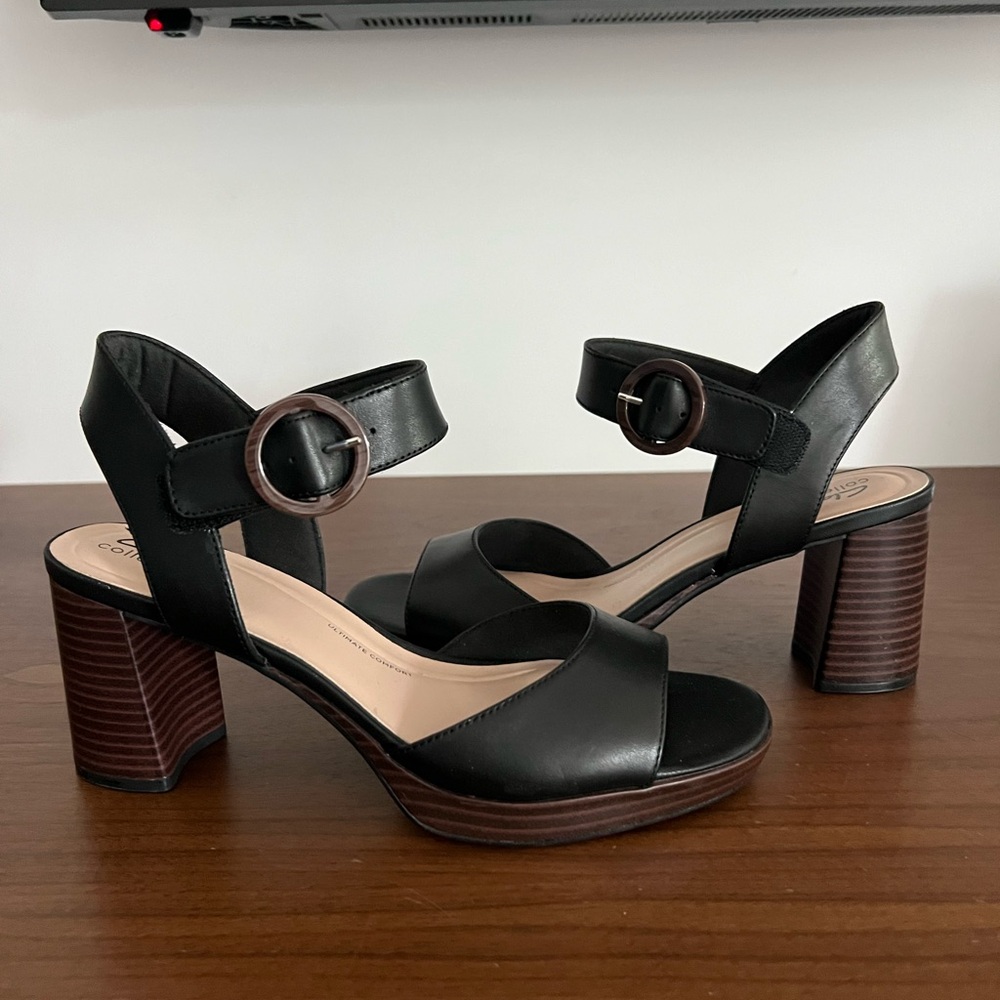 Clark’s Ambyrlyn sandal. Black Block Heel, easy Velcro closure. NWOT